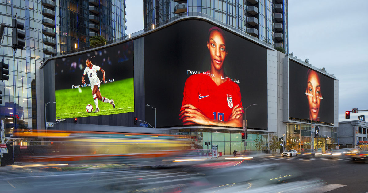 media-monitor-ads-share